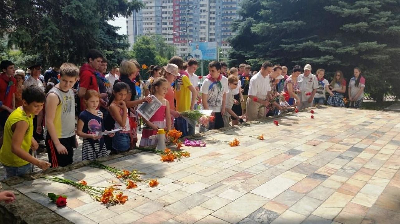 Жители Прикубанского округа почтили память участников Великой Отечественной войны