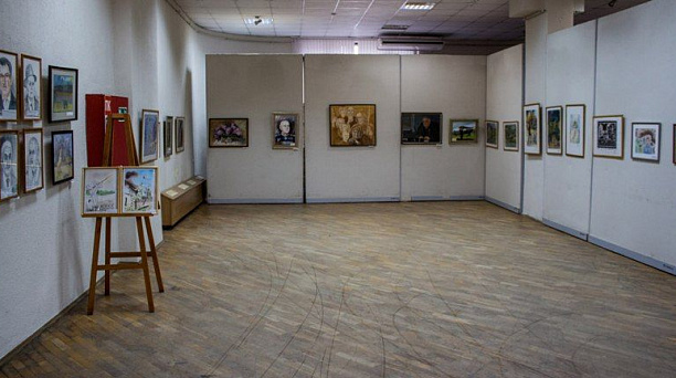 Студенты Центрального округа приняли участие в выставке «Венок Победы»