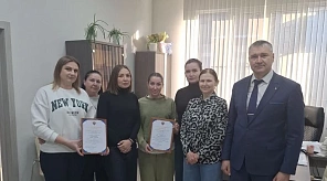 Администрацией Карасунского округа вручены благодарственные письма от «Генической школы №3 Гениченского района» Херсонской области предприятиям округа