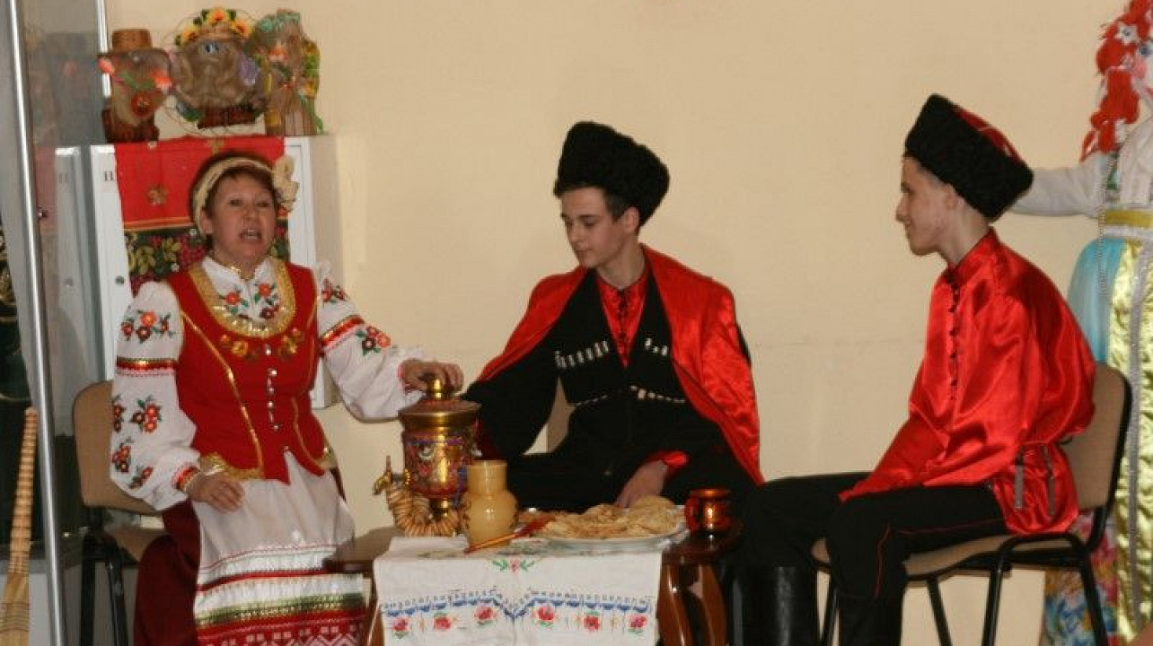 Славянские общественные объединения отметили Масленицу (3).JPG