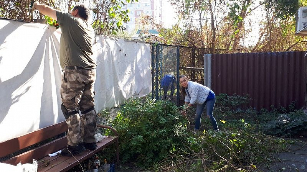 В Центральном округе прошел субботник