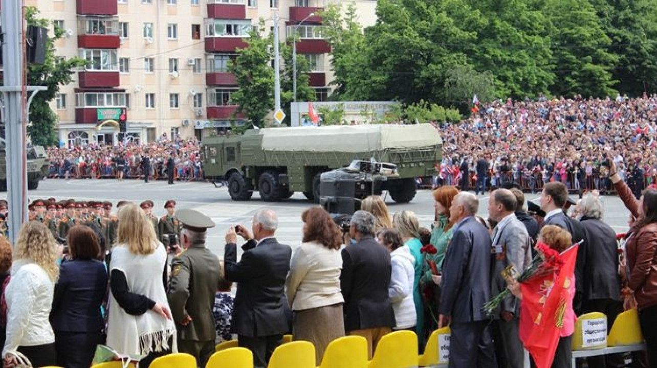 Ветераны Центрального округа приняли участие в военном параде