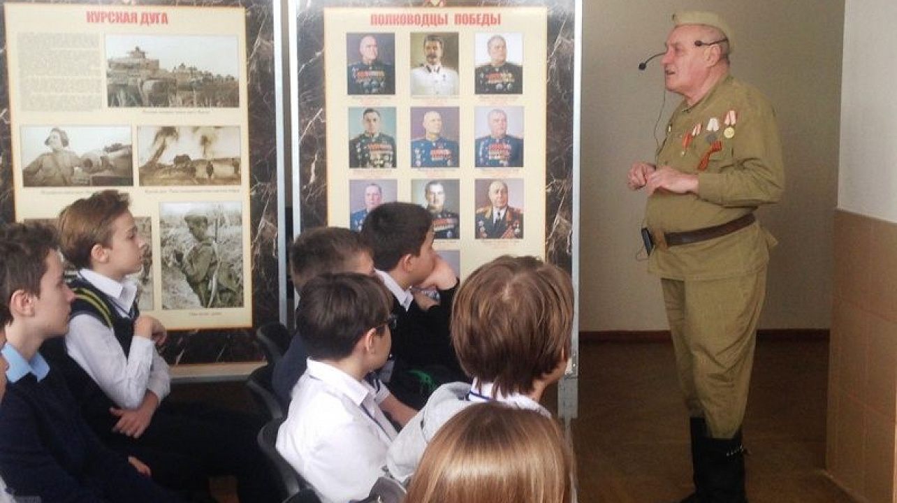 Учащиеся школы № 10 посетили выставку «Великая Россия: сражения и победы»