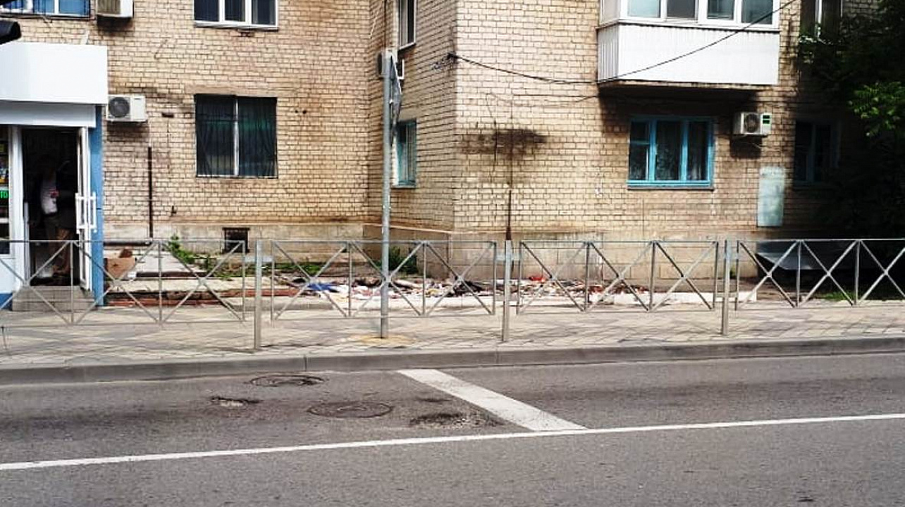 В Западном округе продолжаются работы по комплексному благоустройству территории