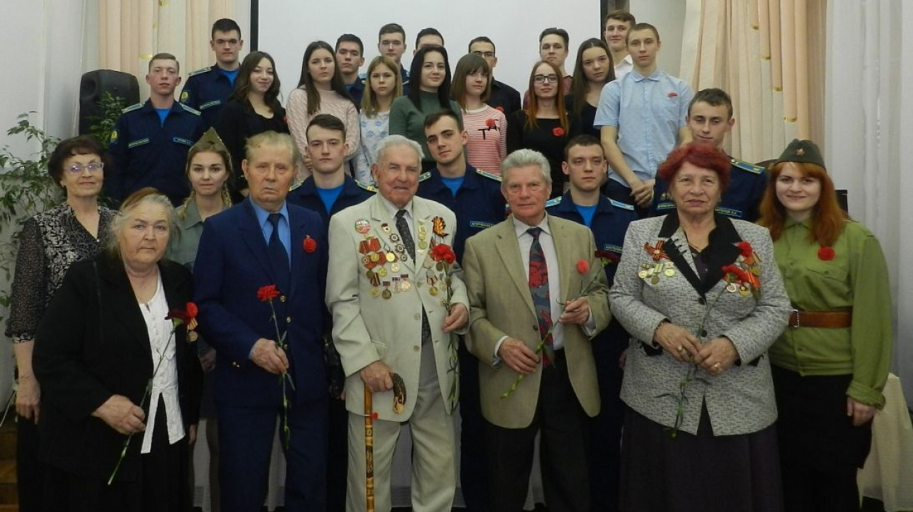 В библиотеке Западного округа состоялось открытие месячника оборонно-массовой и военно-патриотической работы