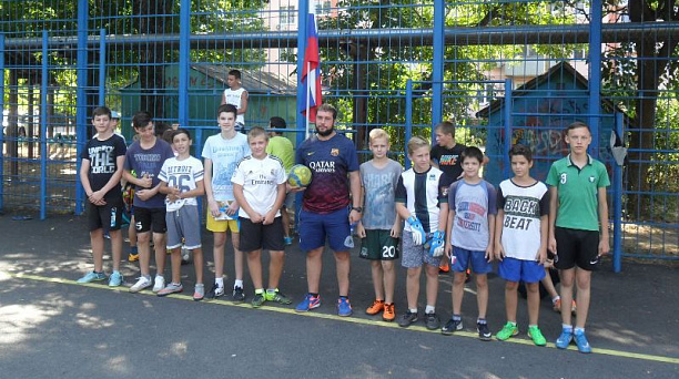 В Центральном округе прошли игры по футболу, посвященные Дню государственного флага РФ