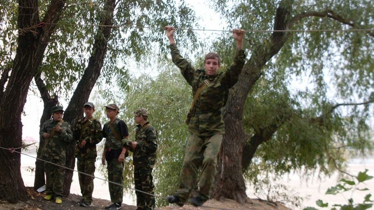 Школьники Западного округа вышли на «Тропу разведчика»