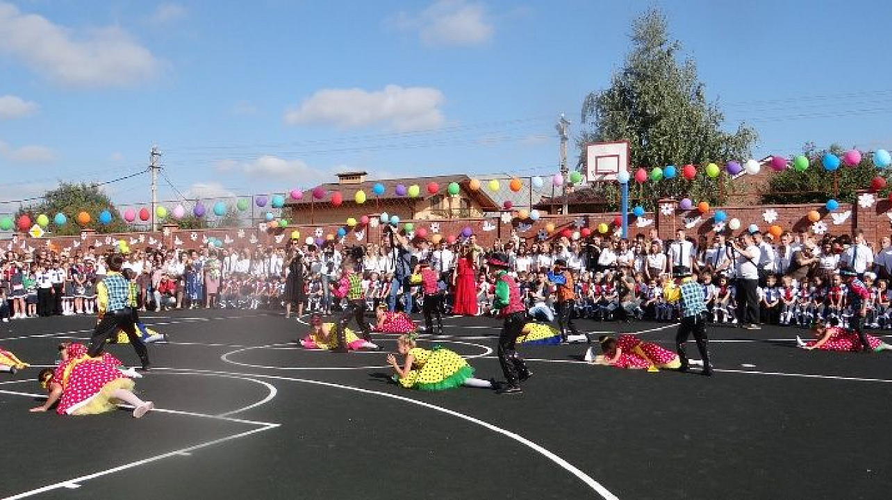 В школах Центрального округа прозвенел Первый звонок