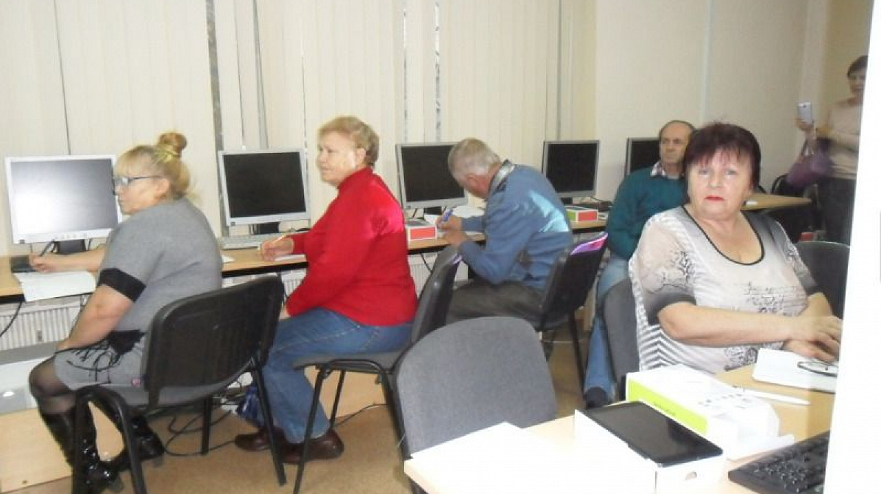 «Мобильная Академия» для старшего поколения работает в Краснодаре.jpg