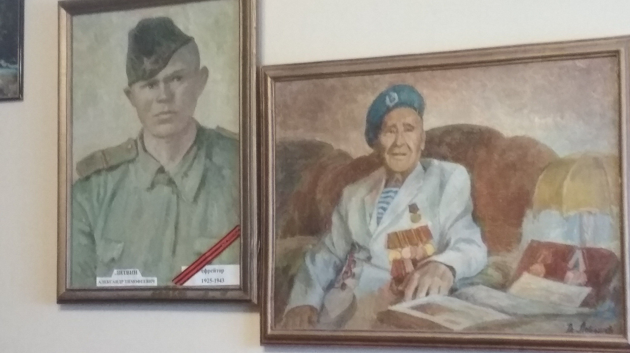 Председатель Городской Думы Краснодара и глава администрации Карасунского округа поздравили ветерана Николая Литвина с 76-й годовщиной освобождения Краснодара