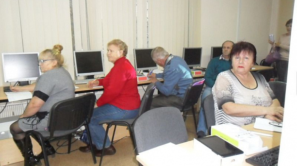 «Мобильная Академия» для старшего поколения работает в Краснодаре