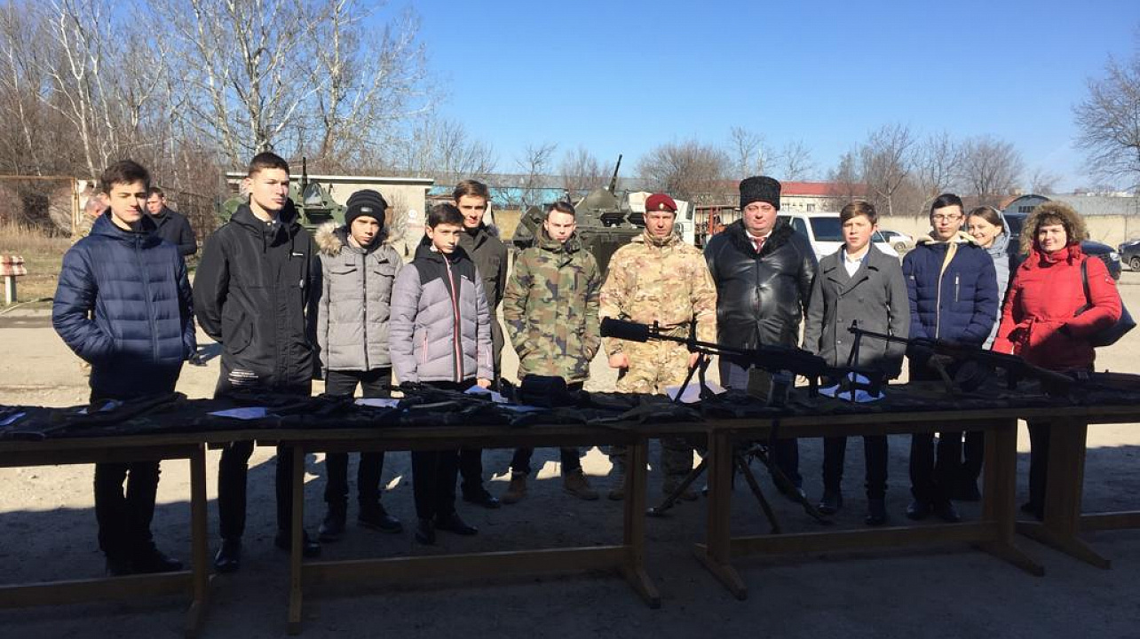 Казаки и ученики школы № 60 посетили воинскую часть