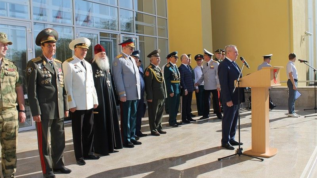 Юных кадетов приняли в ряды Кадетского Братства.jpg