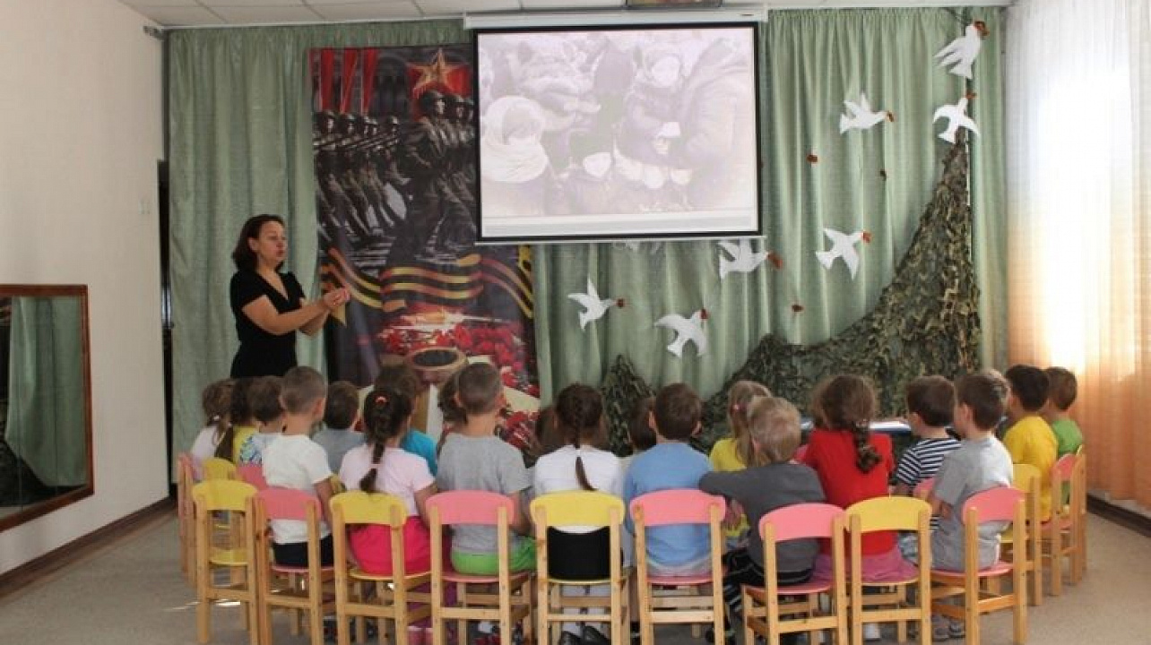 Ребят из детского сада "Вишенка" Западного округа познакомили с героическими подвигами жителей блокадного Ленинграда