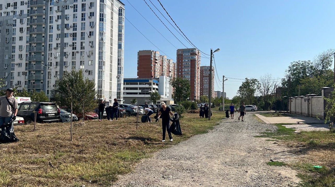 Общегородской субботник прошёл в Прикубанском округе