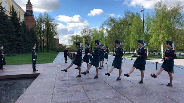 Почетный караул Краснодара несет Вахту Памяти у стен Кремля в Москве