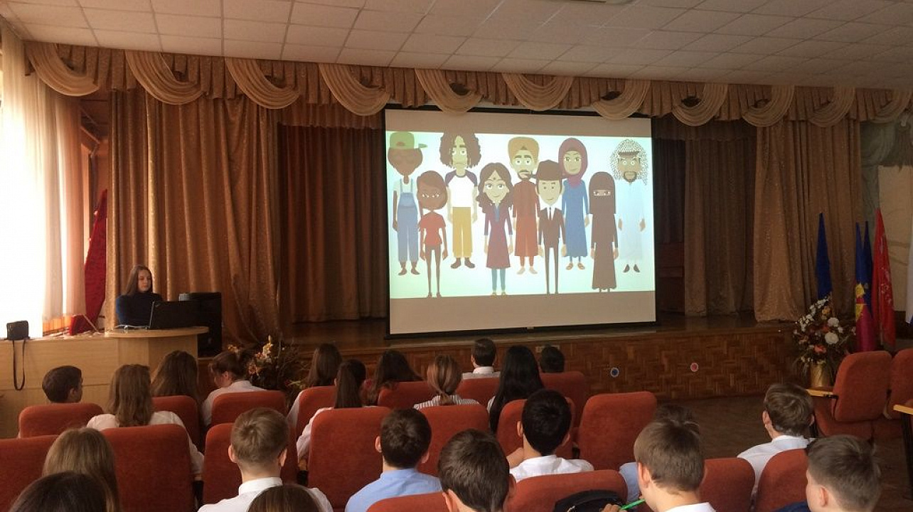 Сотрудники Дома культуры Западного округа провели в  школах информационно - просветительские занятия