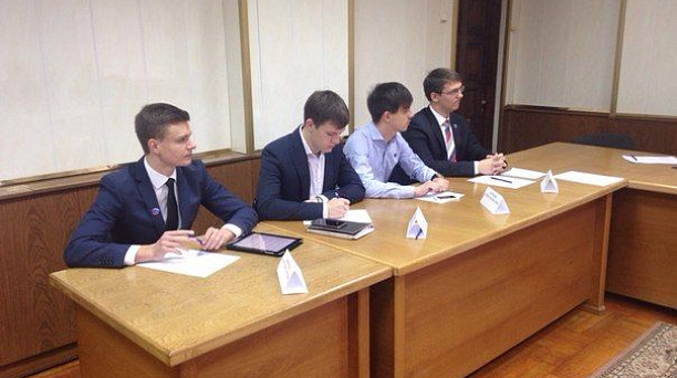Глава Прикубанского округа Максим Нечитайло поздравил юных парламентариев с избранием в молодежный парламент Краснодара