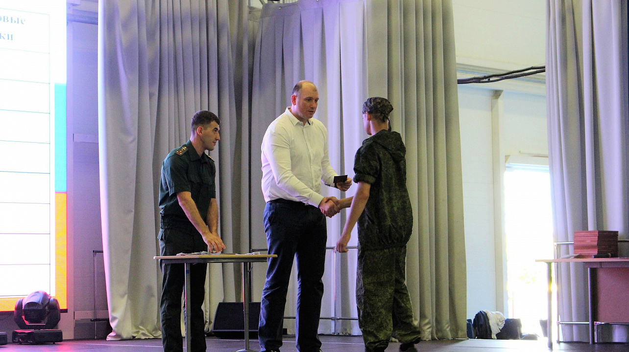 Кадетам вручили знаки ГТО