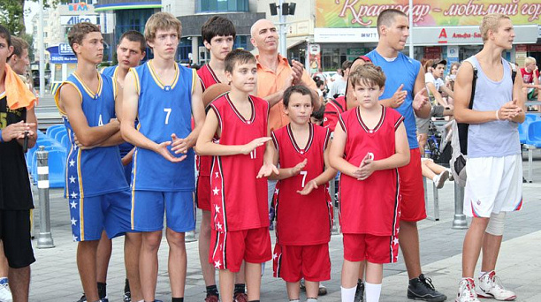 В Краснодаре стартовали Всероссийские соревнования по уличному баскетболу