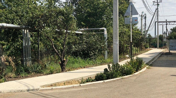 Путь к знаниям: в пос. Пригородном Краснодара к началу учебного года привели в порядок дорогу к школе № 81