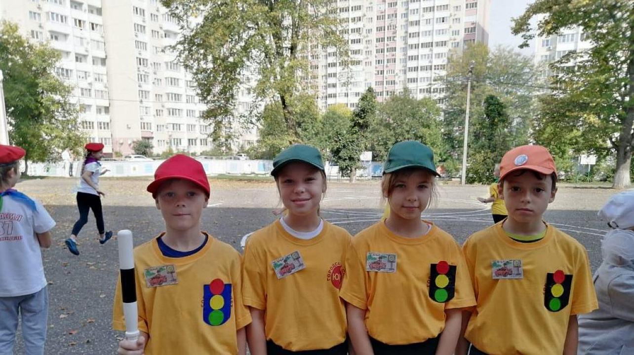 Ученики гимназии № 33 побывали на слёте знатоков Правил дорожного движения