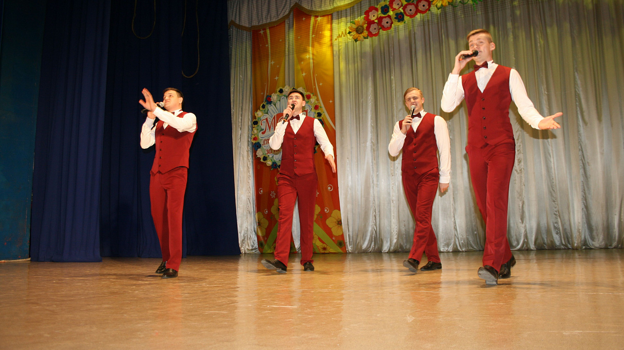 Депутат Государственной Думы Российской Федерации Дмитрий Ламейкин и глава Прикубанского округа Александр Журавлев поздравили многодетных мам с Днем матери