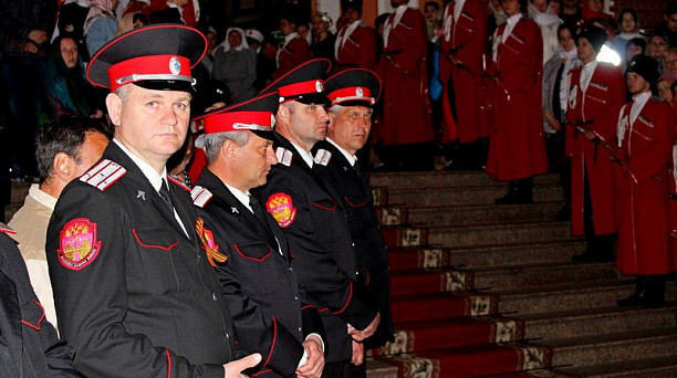 Казаки Краснодара приняли участие в пасхальных богослужениях