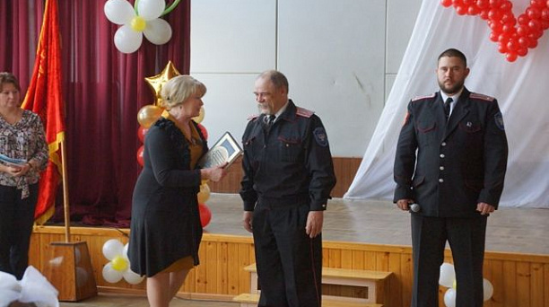 Казаки приняли участие в торжественной линейке