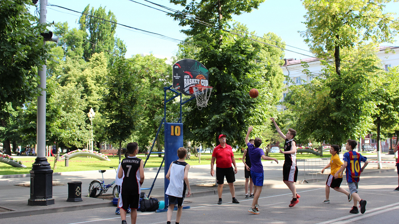 Фотоотчет с юношеской суперлиги по уличному баскетболу