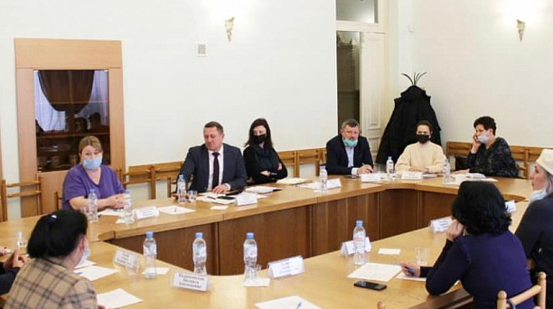 Важные темы обсудили на заседании комиссий общественной палаты города Краснодара