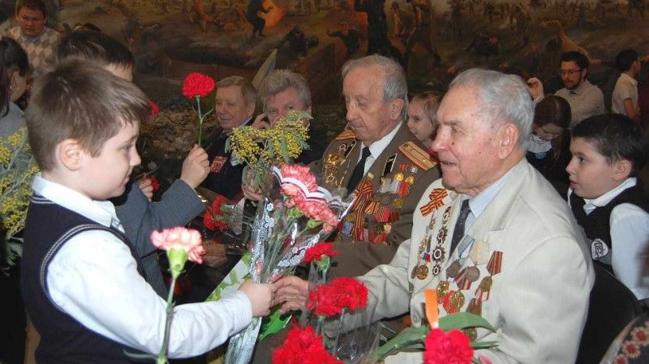 Встреча школьников с освободителями краснодара (5) (Custom).jpg