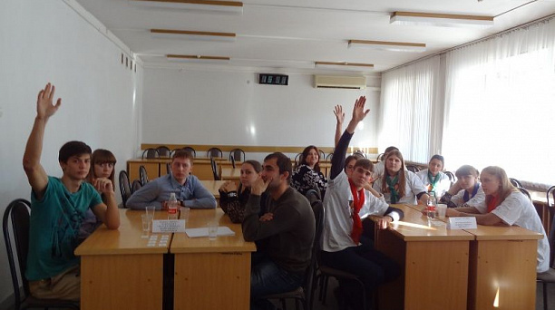 В Центральном округе прошел брейн-ринг в области избирательного права и избирательного процесса