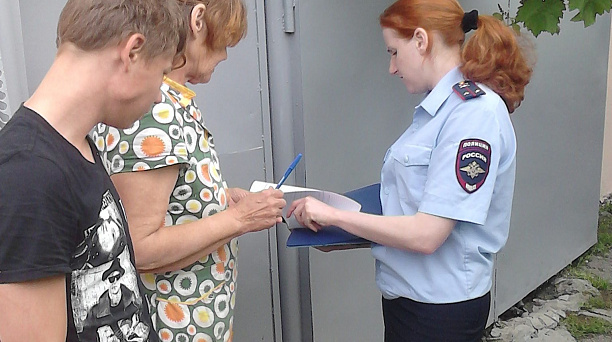 Рейд по неблагополучным семьям провели специалисты окружной комиссии по делам несовершеннолетних