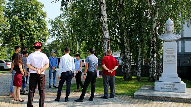 Окунулись в историю города