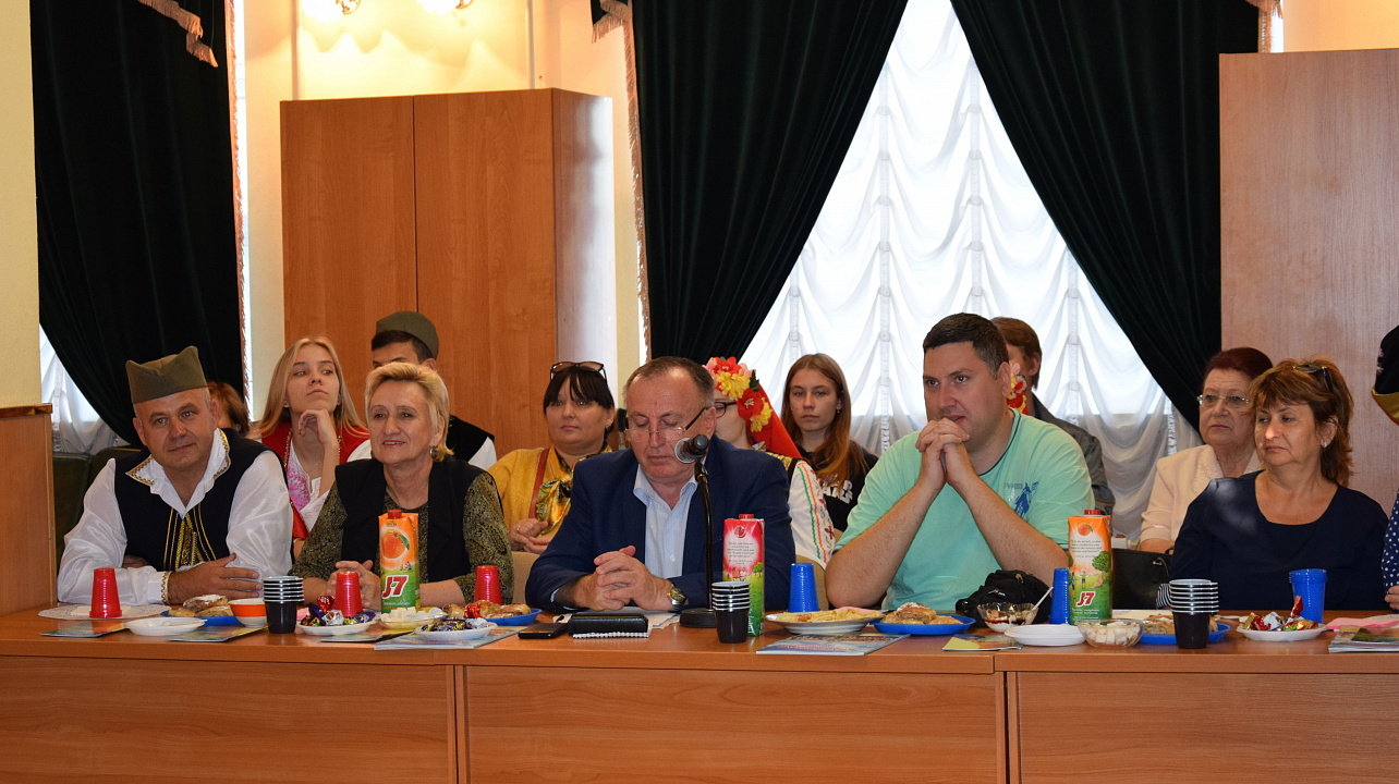 «Россия - Сербия. Дружба навеки!» - под таким девизом прошла встреча активистов славянских  (2).JPG