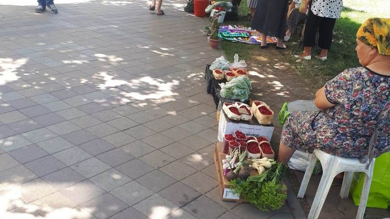 В Западном округе продолжается работа по пресечению «стихийной торговли»