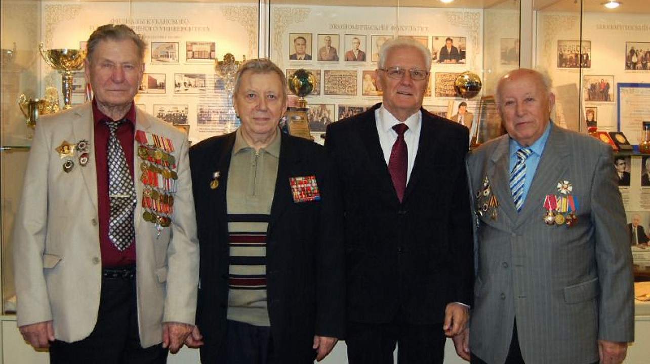 В КубГУ прошел круглый стол с участием городской организации ветеранов..jpg