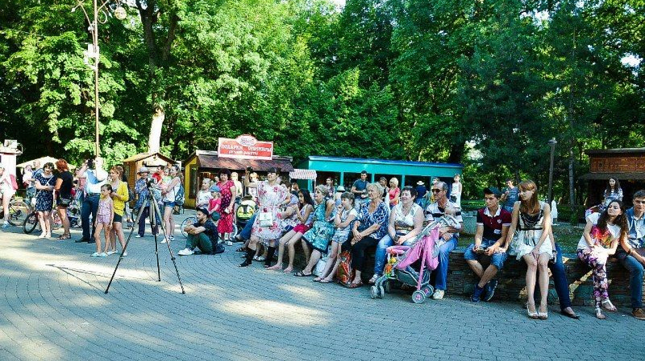В Центральном округе учреждена премия «Глянцевое блюдце»
