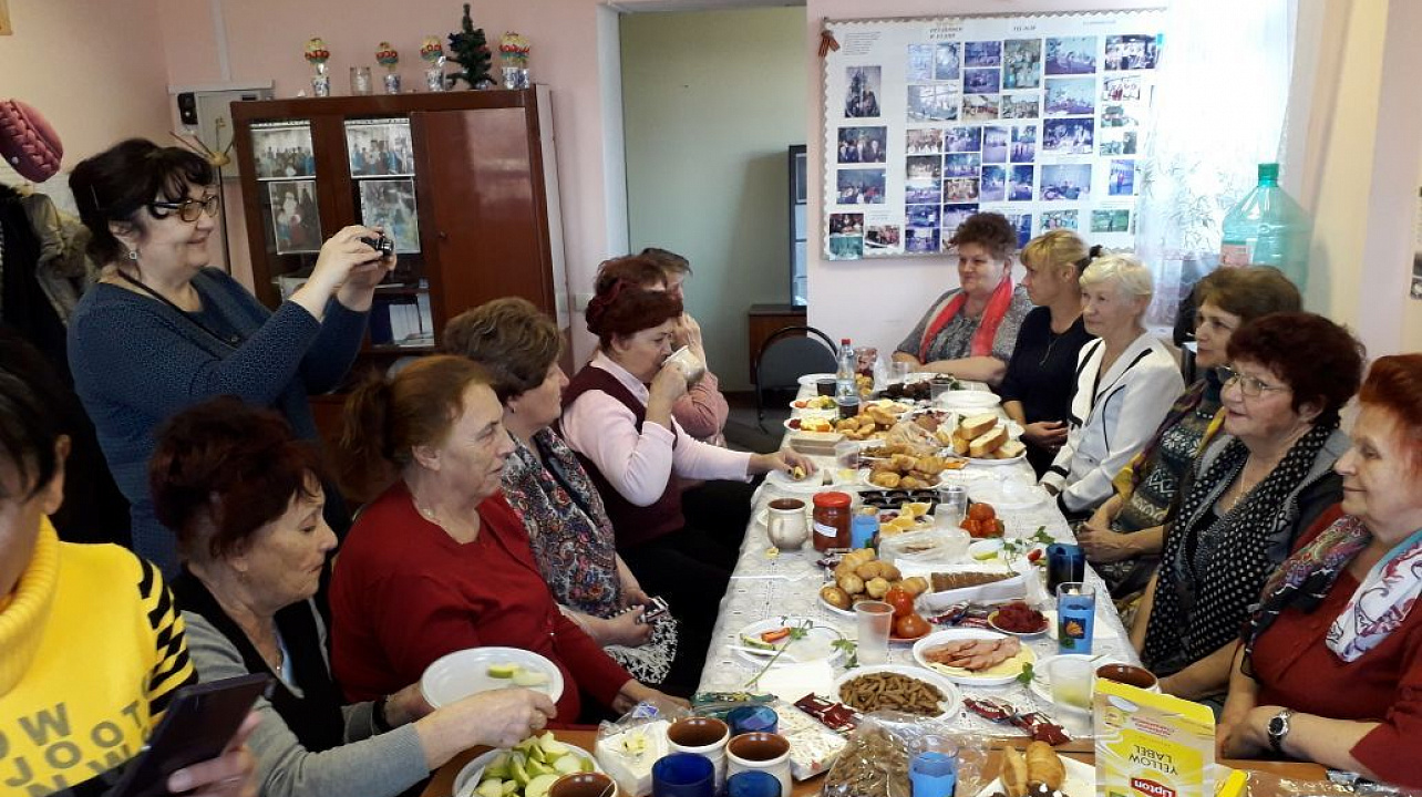 Депутат гордумы Краснодара Павел Носаленко поздравил заслуженных жительниц Индустриального с Международным женским днем