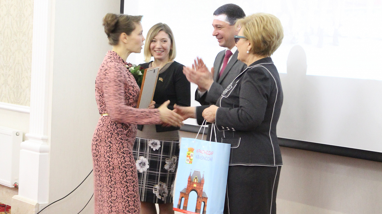 Спортивные итоги года подвели в Краснодаре. Атлетов и тренеров поблагодарил за достижения и поздравил с наступающим 2018 годом мэр Евгений Первышов. Часть 2.