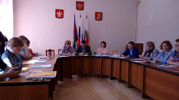 В администрации Западного округа прошло заседание комиссии по делам несовершеннолетних и защите их прав