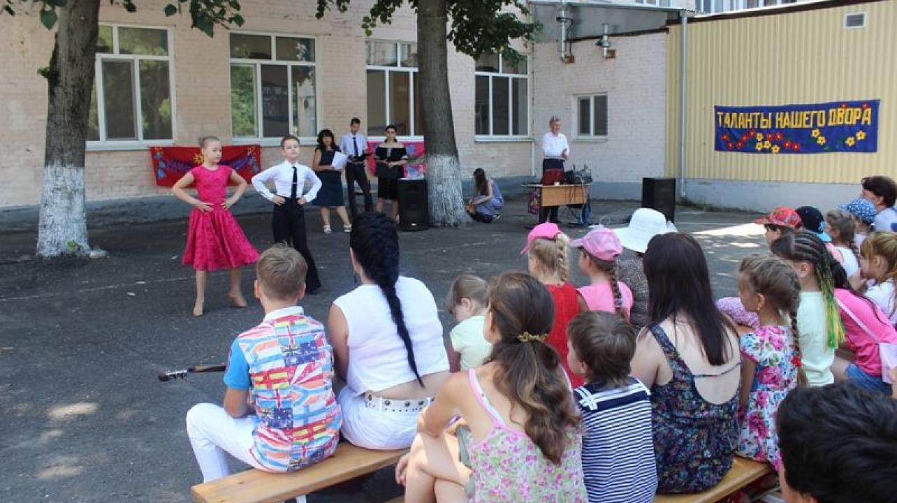 В Центральном округе продолжается конкурс детского творчества