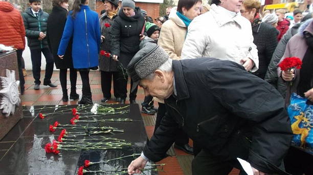 У памятника Неизвестному летчику по улице Совхозной прошел митинг в честь освобождения Краснодара