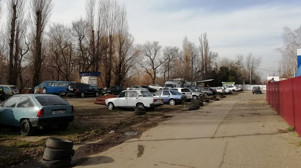 В Краснодаре демонтируют 2 незаконные автостоянки