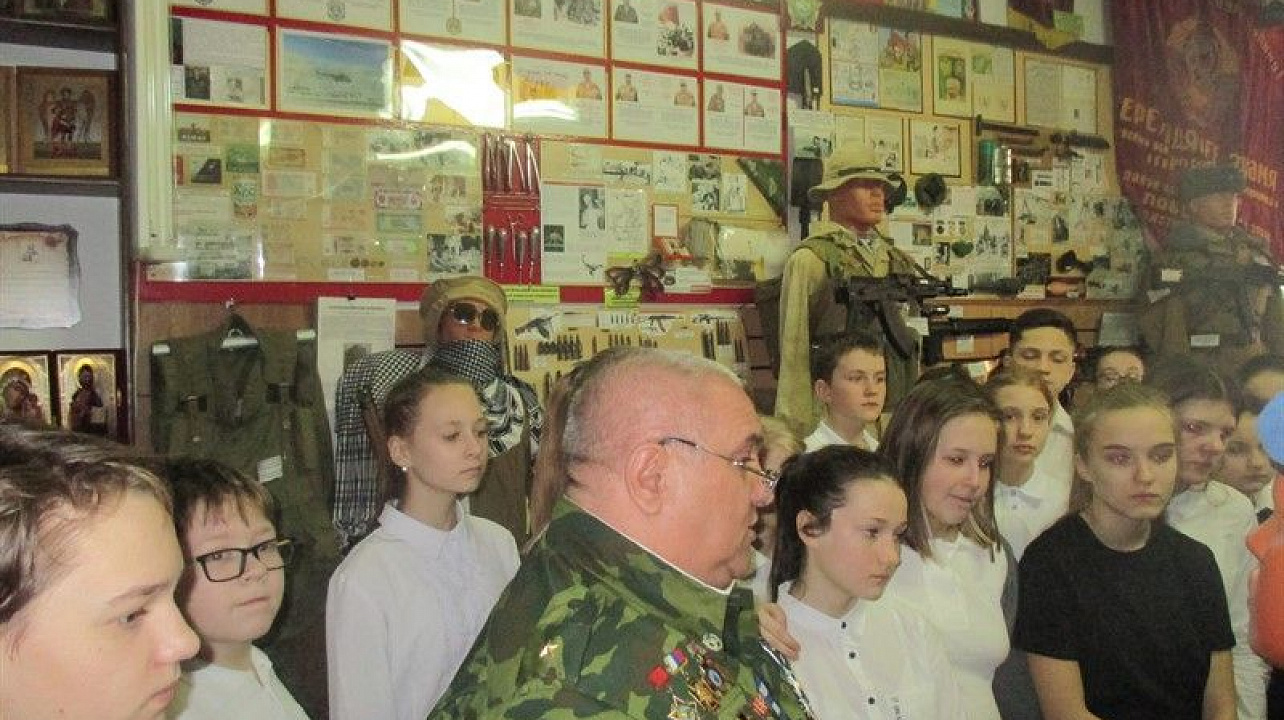 Урок мужества от воинов – афганцев прошел для учеников лицея №64.jpg