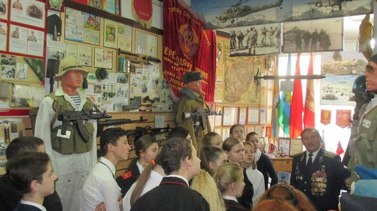 Уроки мужества прошли для школьников города в Музее Боевой славы Прикубанского отделения РСВА.jpg