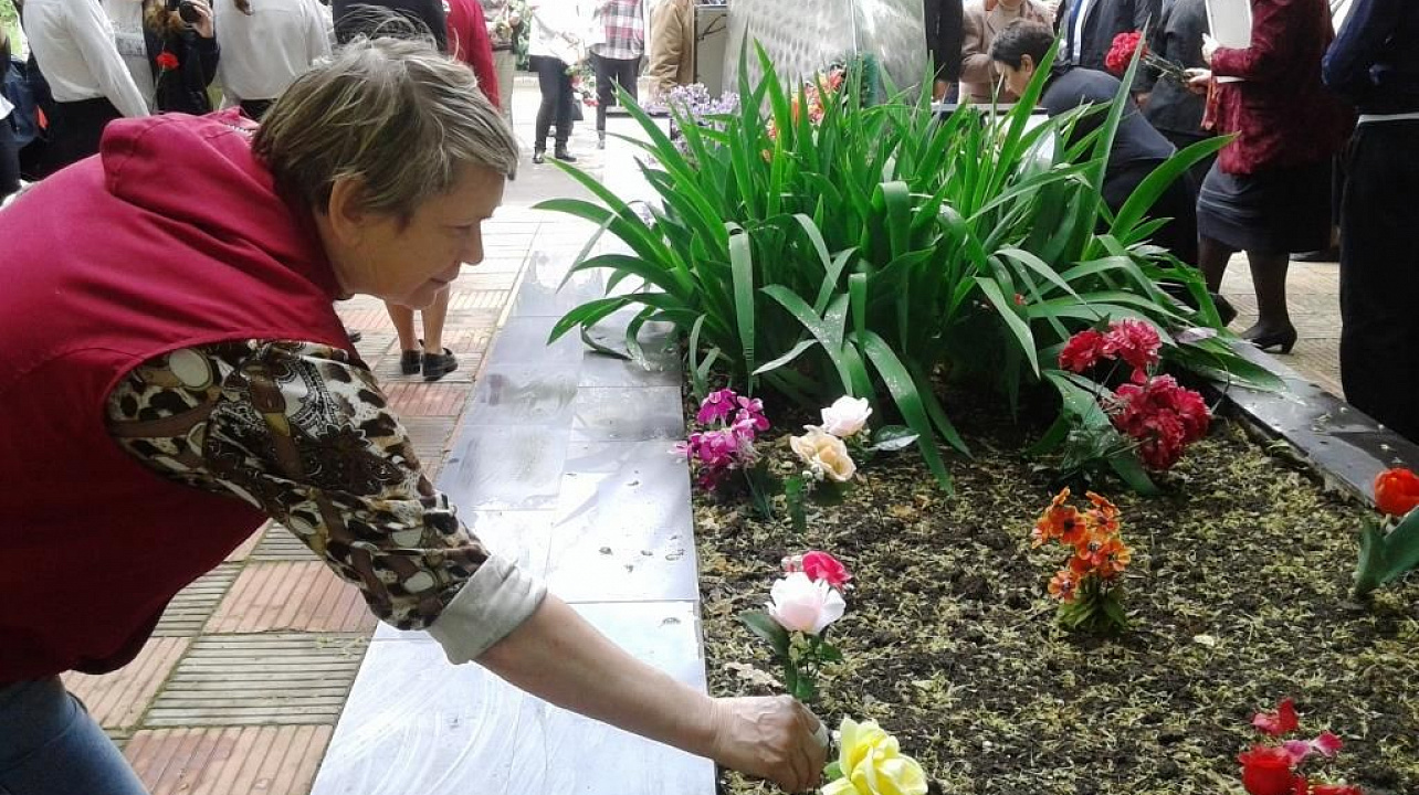 Митинг у могилы Неизвестного летчика прошел накануне Дня Победы