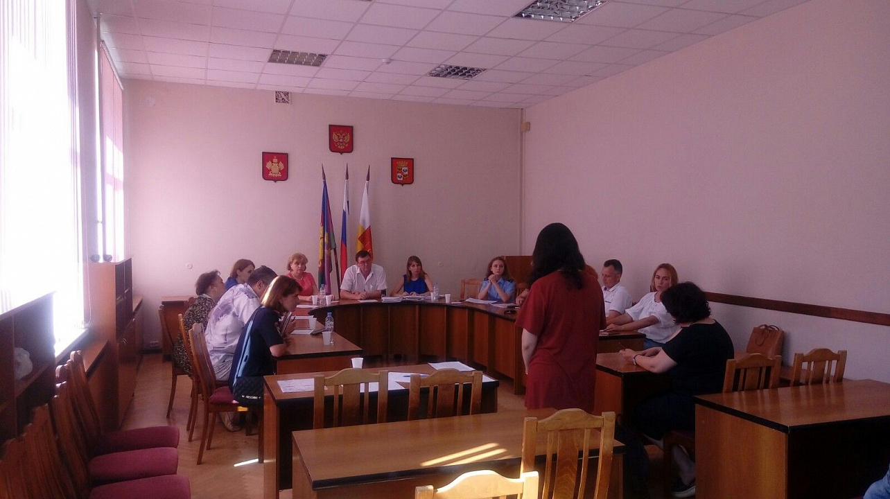 В администрации Западного округа прошло заседание комиссии по делам несовершеннолетних и защите их прав