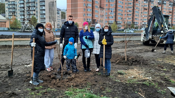 21 ноября Калининский совет ветеранов принял участие в высадке деревьев